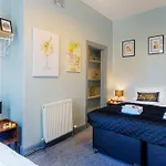 شقة The Bishophill Gathering - Sleeps Up To 12 *
