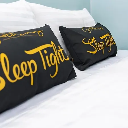 The Bishophill Gathering - Sleeps Up To 12 *