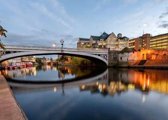 Lägenhet The Bishophill Gathering - Sleeps Up To 12 York