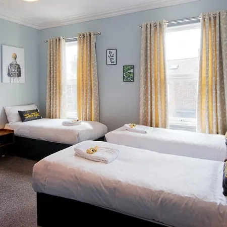 The Bishophill Gathering - Sleeps Up To 12 *