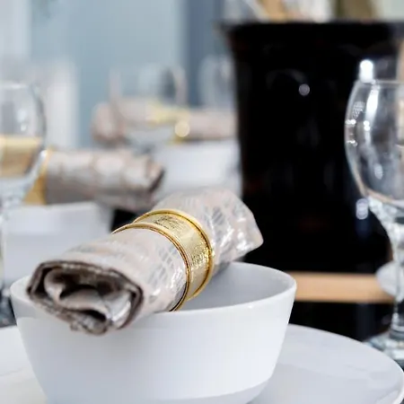 아파트 The Bishophill Gathering - Sleeps Up To 12 *