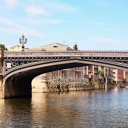 The Bishophill Gathering - Sleeps Up To 12 * 요크