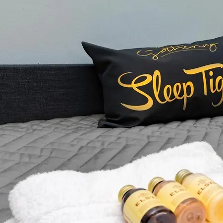 The Bishophill Gathering - Sleeps Up To 12 *